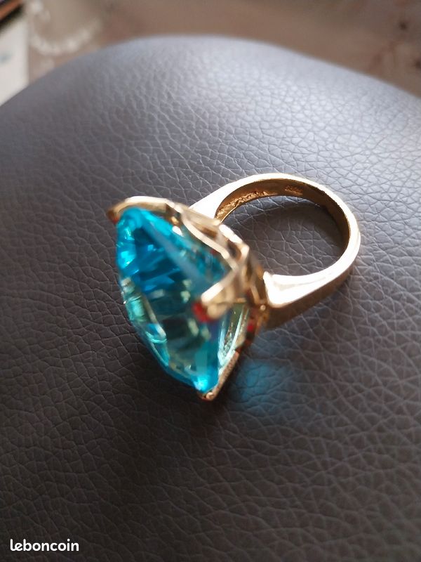 Bague avec grosse pierre (image 1)