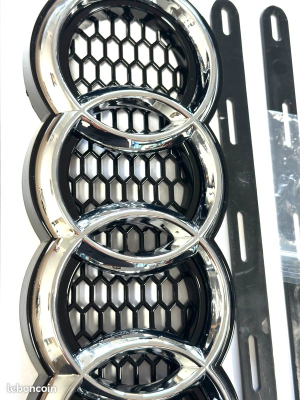 Support logo audi avec son logo audi chrome pour calandre rs de audi A1 A3 A4 A5 A6 A7 TT S3 S4 S5 S6 S7 (image 3)