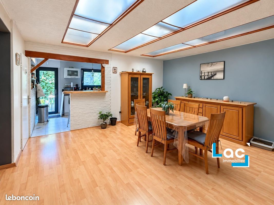 Maison 8 pièces 152 m² · à Croix · 152 m² · 259 000 €