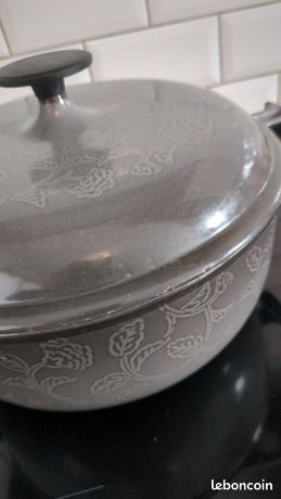 Le Creuset Cocotte Enzo Mari La Mama 26 Grise Decor Fleuri Edition