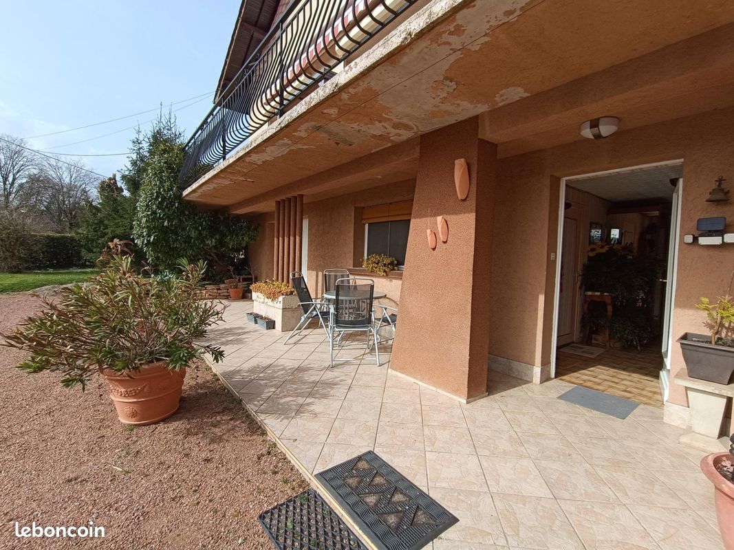 Maison 11 pièces 235 m² · à Montain · 235 m² · 350 000 €