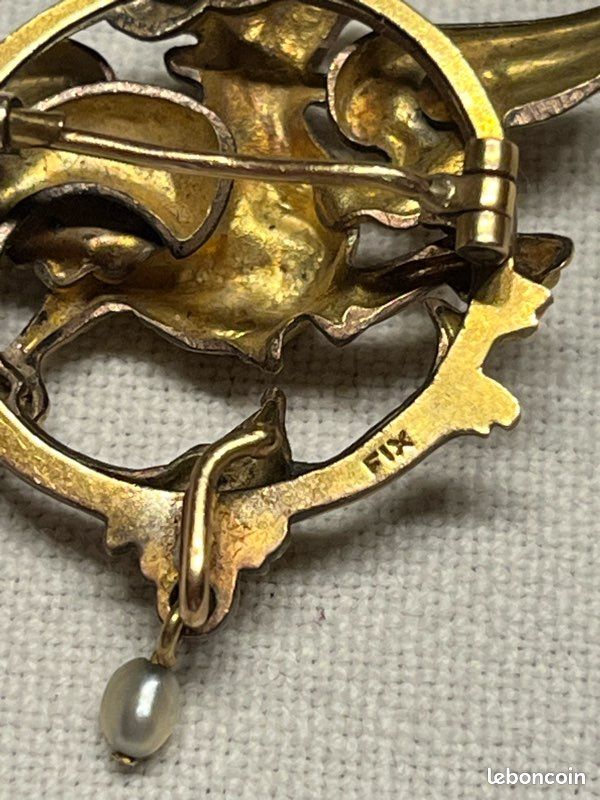 Broche Ancienne Chimère Dragon Plaqué Or Avec Demi-perle - Années 1920/30