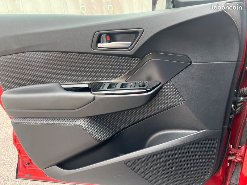 Toyota C-HR 1.8 HYBRIDE 122 DESIGN ULTIMATE MY23 (image 22)
