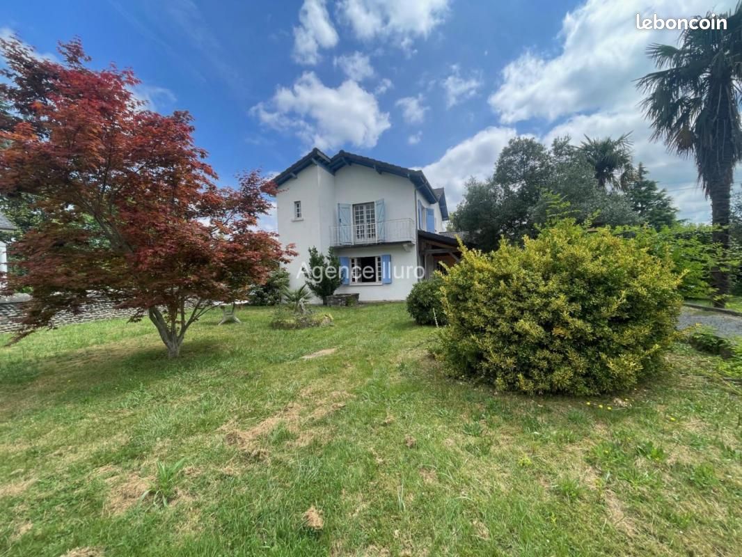 Maison 5 pièces 133 m² · à Oloron-Sainte-Marie · 133 m² · 168 000 €