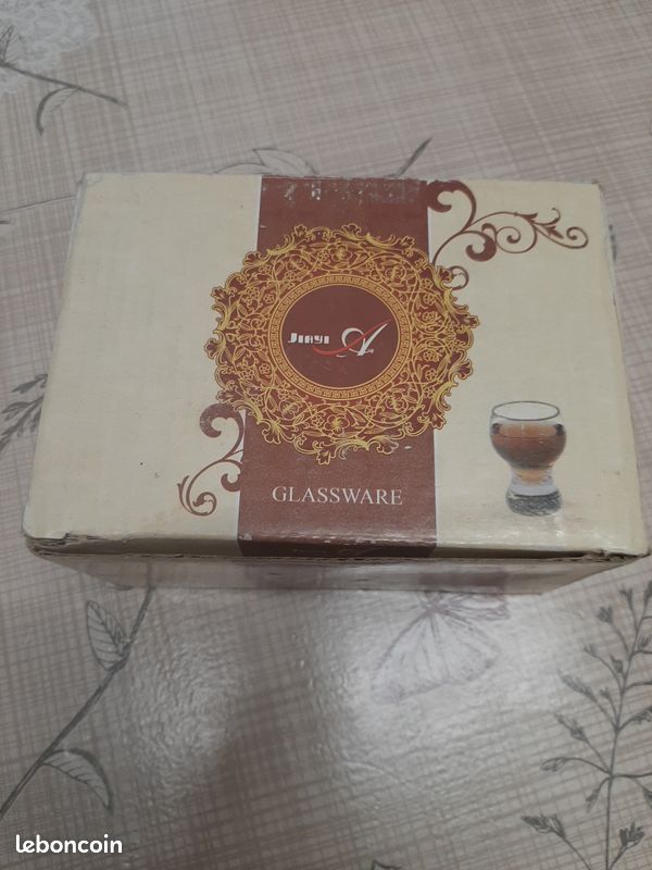 Vend 6 verres avec décoration métallique (image 2)