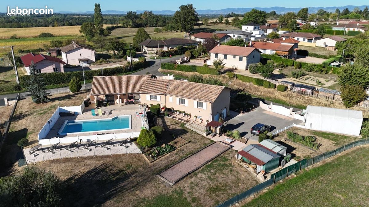 Maison 8 pièces 184 m² · à Saint-Cyr-sur-Menthon · 184 m² · 475 000 €