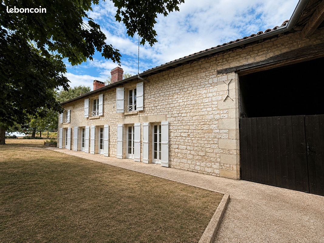 Maison 8 pièces 140 m² · à Bournand · 140 m² · 284 700 €