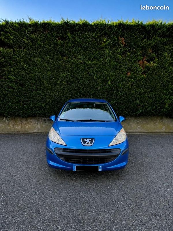 Peugeot 207 1.4 90 EXECUTIVE PACK / Embrayage neuf / distribution neuve / 2 clés...... (image 2)