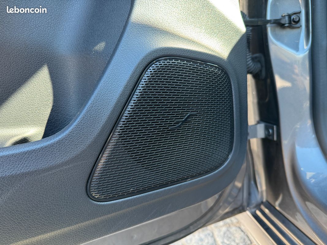 MERCEDES CLASSE A 200 D AMG LINE 8G-DCT Premium + CarPlay Caméra AR Radar AV/AR Toit Ouvrant Garantie 12 mois (image 28)