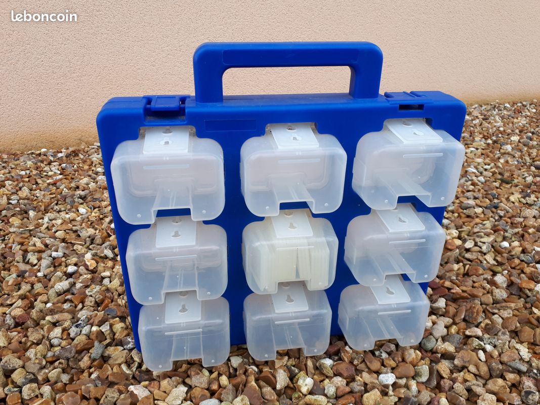 Valise de boîtes à vis en plastique (image 1)