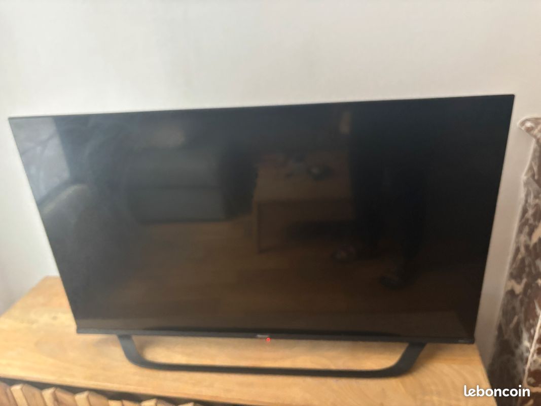Tv hisense led 4K smart tv (image 1)