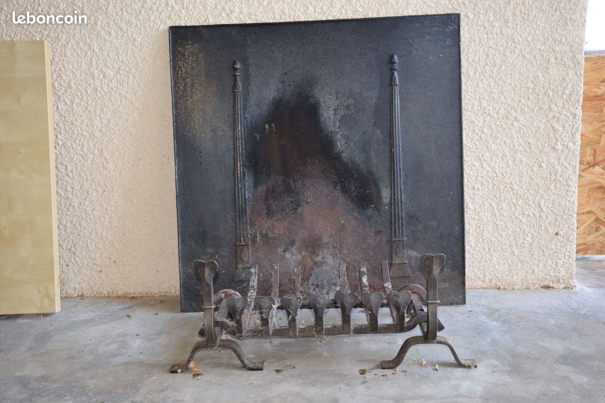 Pare feu en fonte avec support buches (image 1)