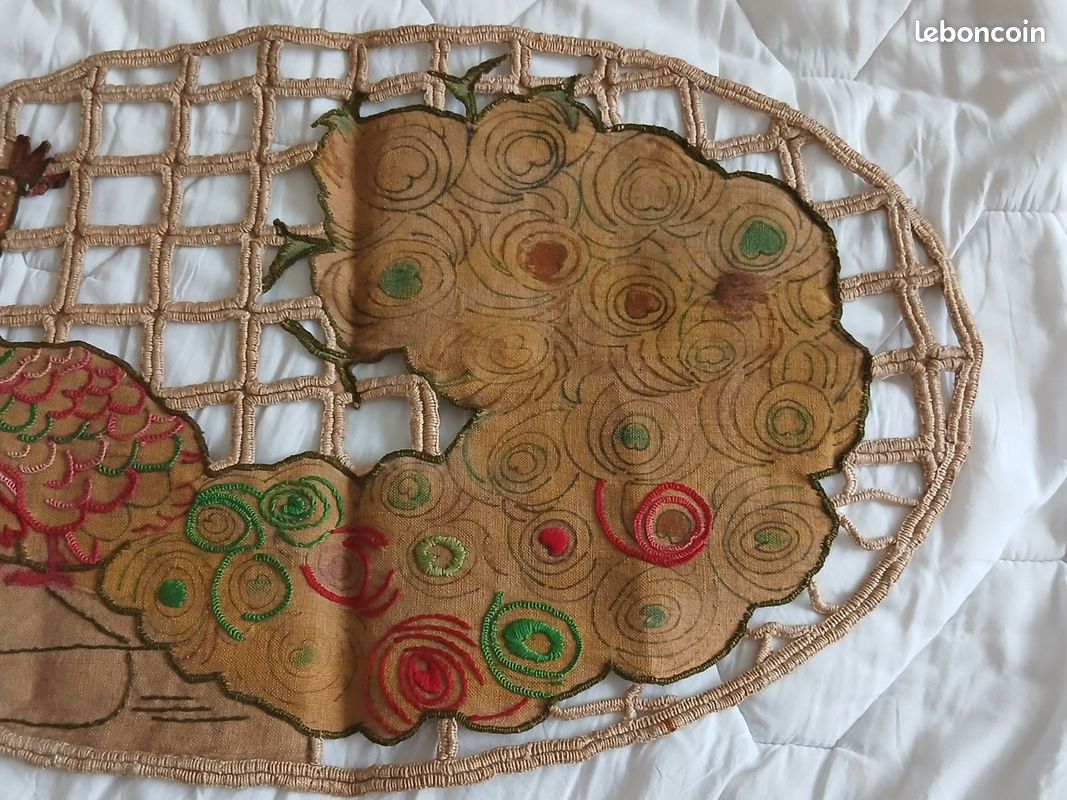 ANCIEN NAPPERON fin XIXème fait main - BRODERIE AJOURÉE motif PAON - inachevée (image 4)
