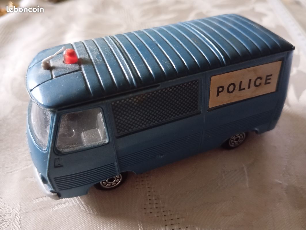 Figurine 1:43 Peugeot J7 Van Pompiers 1969 - Edicola - Modèle Collection G113Z037 - Neuf