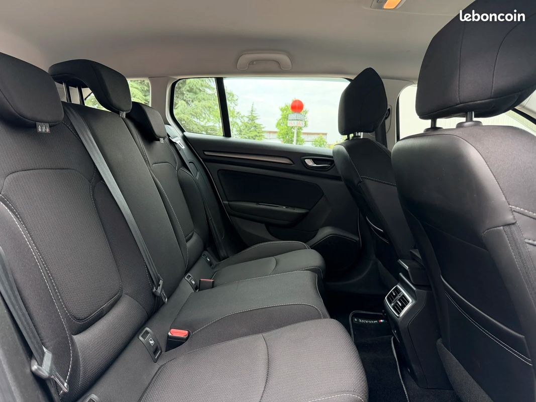 Renault MEGANE IV 1,5 DCI / SUIVIE ET ENTRETENUE / (image 27)