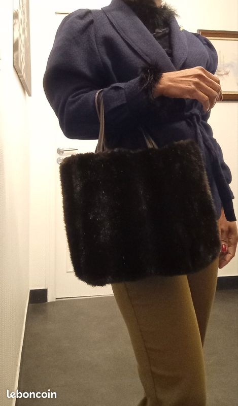 Magnifique sac à main en fausse fourrure/ cuir marron vintage