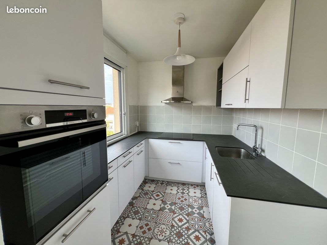 Appartement 4 pièces 99 m² · à Villeurbanne · 99 m² · 1 400 €