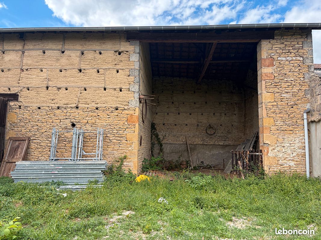 Maison 4 pièces 150 m² · à Crêches-sur-Saône · 150 m² · 88 000 €
