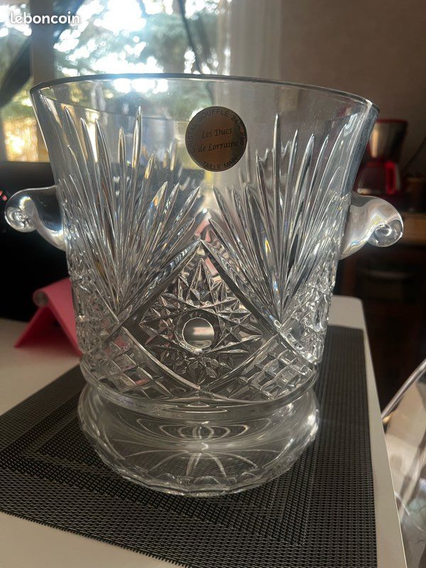 Vend seau à champagne cristal (image 1)