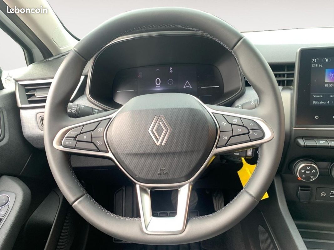 Renault CLIO Evolution CVT (image 6)