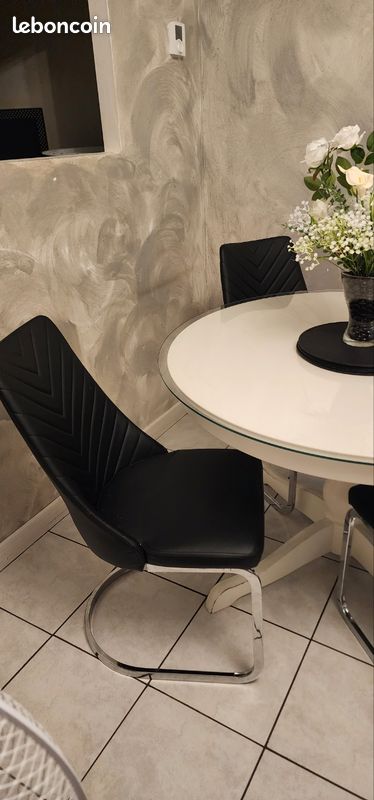 Chaises salle a manger (image 1)