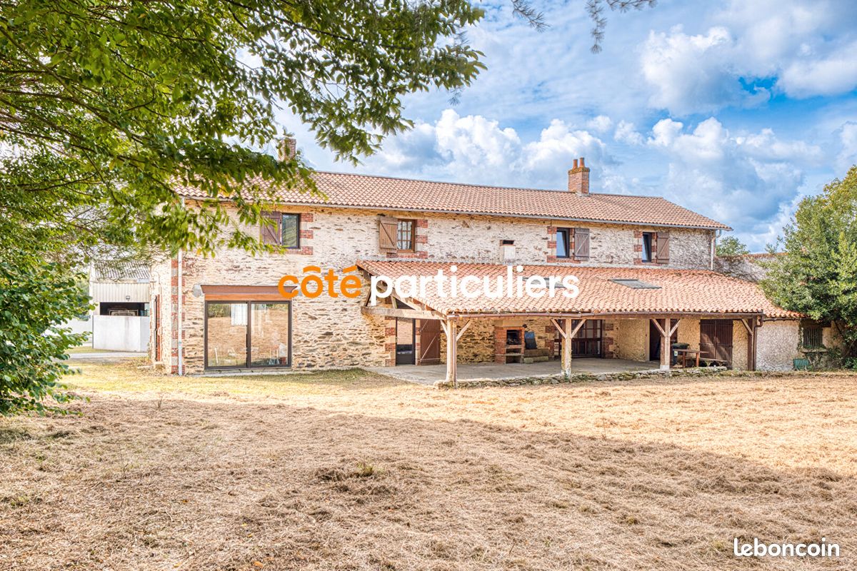 Maison 9 pièces 275 m² · à La Roche-sur-Yon · 275 m² · 349 650 €