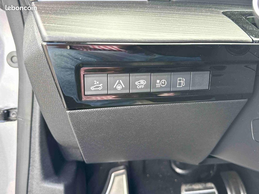 Peugeot 508 SW Hybrid 225ch GT e-EAT8 TOIT OUVRANT CHARGEUR EMBARQUE 7.4KW (image 17)
