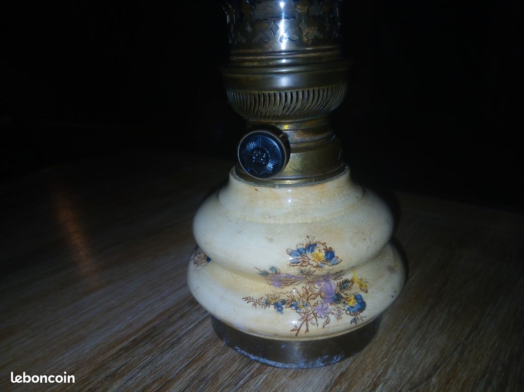 Ancienne lampe a pétrole faience (image 3)