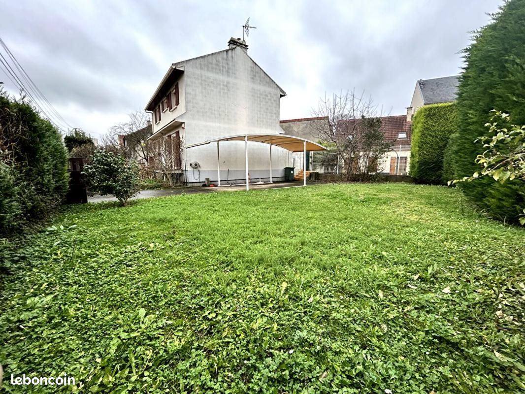 Terrain 256 m² · à Villejuif · 330 000 €