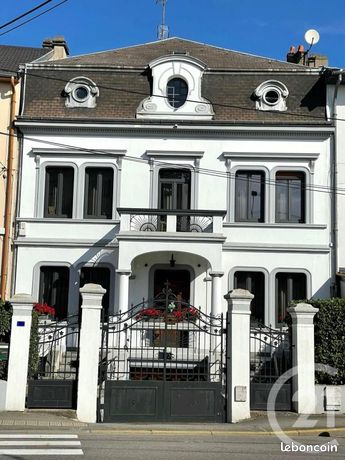 Maison 10 pièces 253 m²