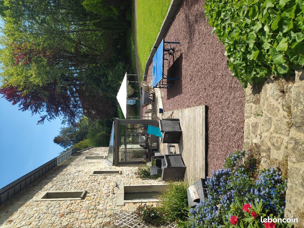 Maison /gîte en pierre avec véranda et grand jardin à 10 min à pied du centre ville (image 10)