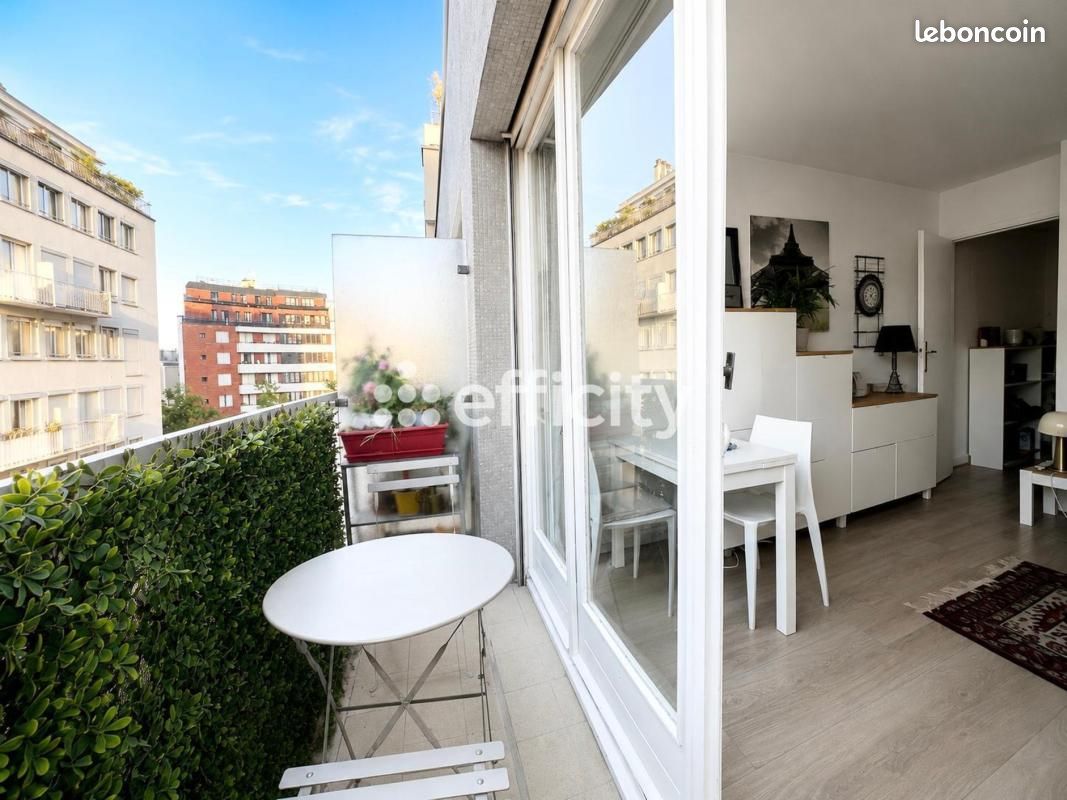 Appartement 1 pièce 25 m² · à Paris · 25 m² · 295 000 €