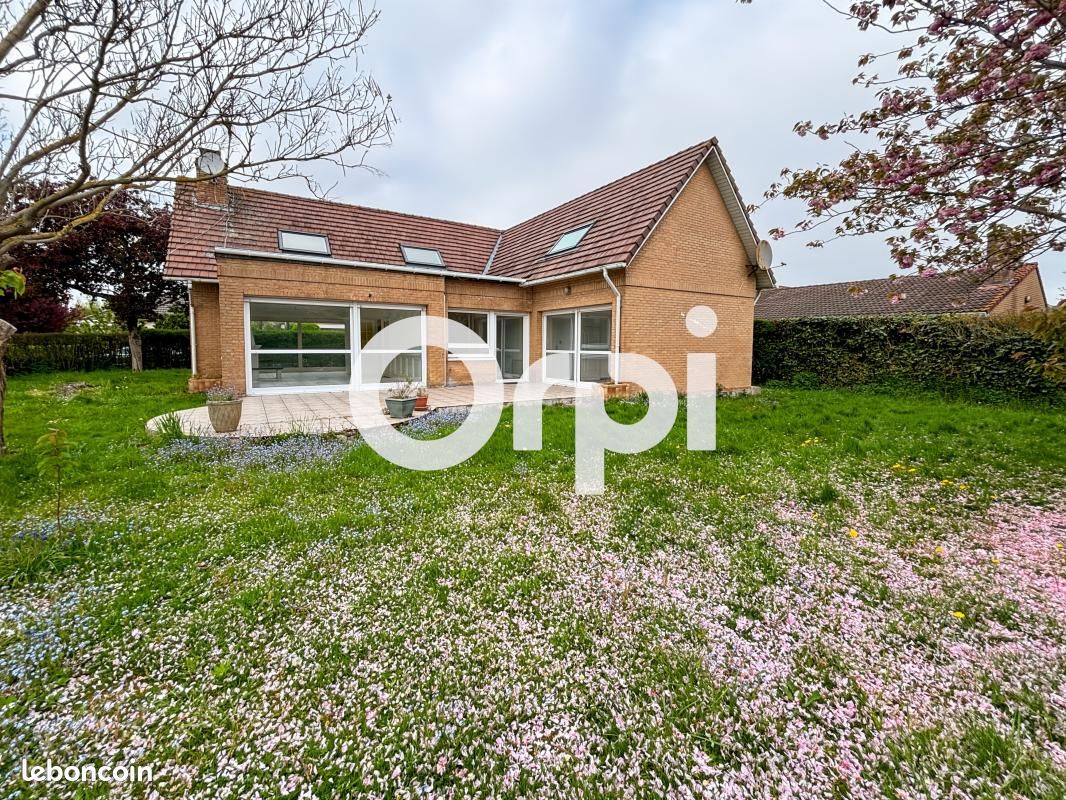 Maison 5 pièces 127 m² · à Téteghem-Coudekerque-Village · 127 m² · 1 500 €/mois