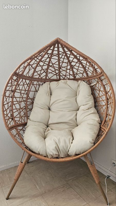 Fauteuil rotin (image 1)