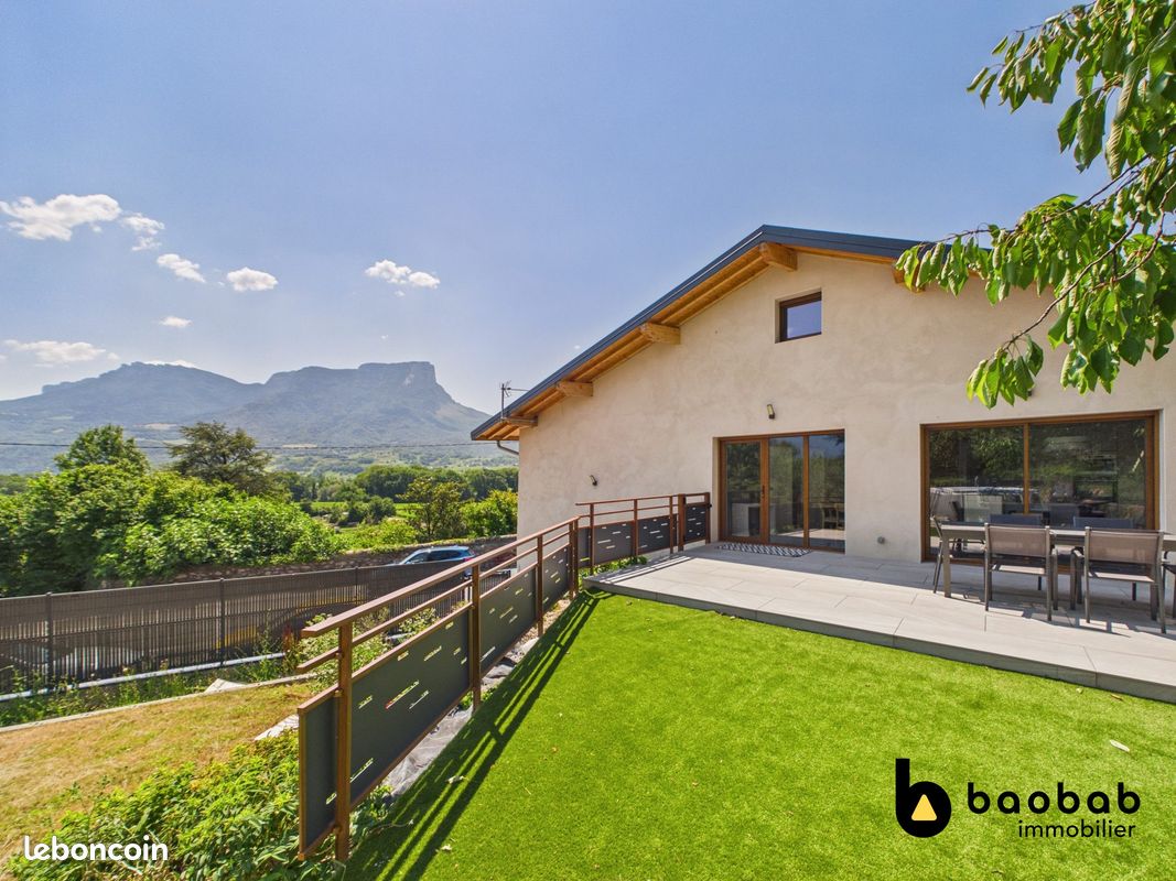 Maison 5 pièces 140 m² · à Porte-de-Savoie · 140 m² · 349 900 €