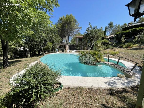 Mas 9 pièces 265 m²