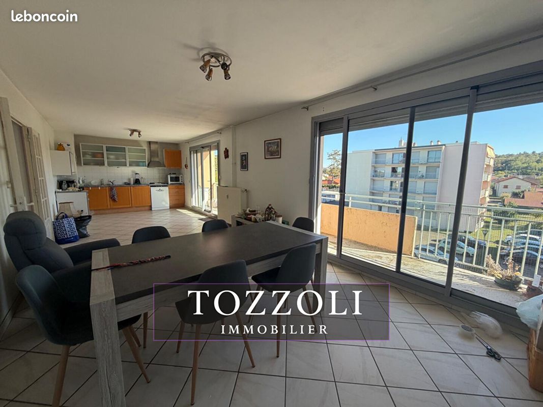 Appartement 4 pièces 82 m² · à La Verpillière · 82 m² · 180 000 €