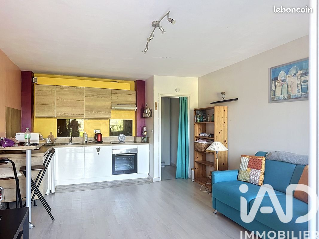 Studio 1 pièce 30 m² (image 1)