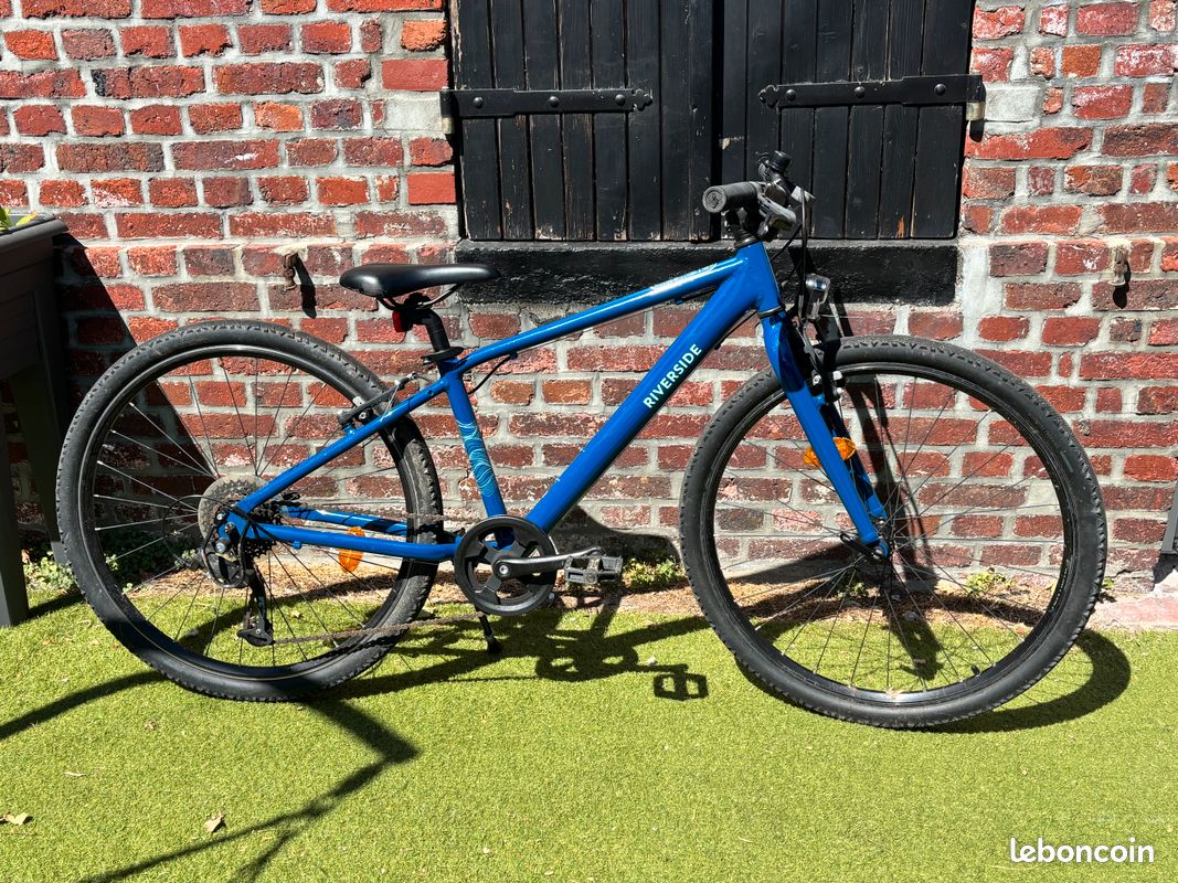 VTC Riverside 900 bleu – 28 pouces – 9 vitesses (image 1)