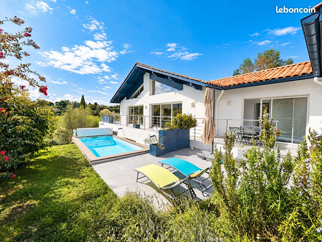 Maison 8 pièces 295 m² · à Urrugne · 295 m² · 1 646 000 €