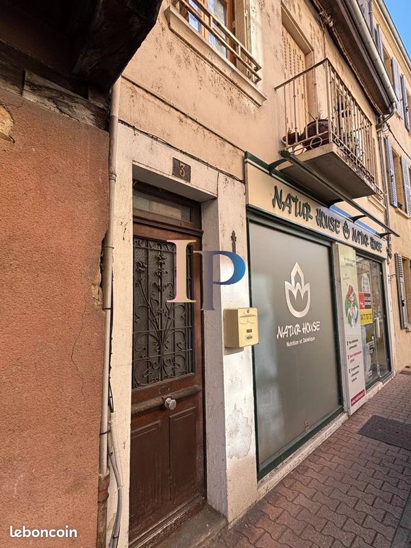 Immeuble 8 pièces 110 m² · à Charlieu · 110 m² · 130 000 €