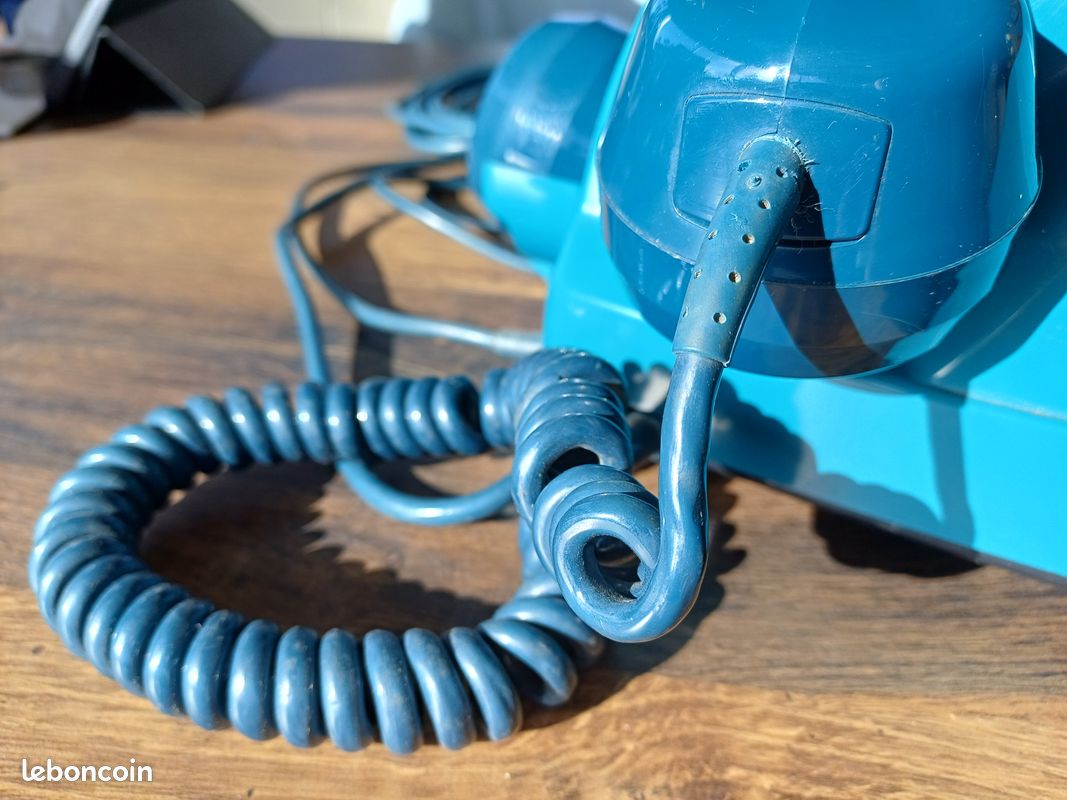 Ancien Téléphone à Cadran Socotel S63 – Bleu – Année 1981 – Vintage – Occasion