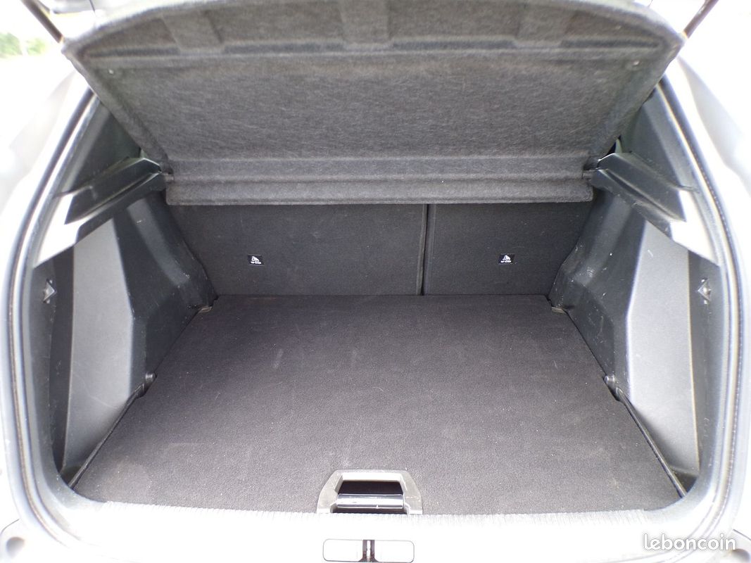Peugeot 2008 1.5 BLUEHDI 110CH S&S ALLURE (image 5)