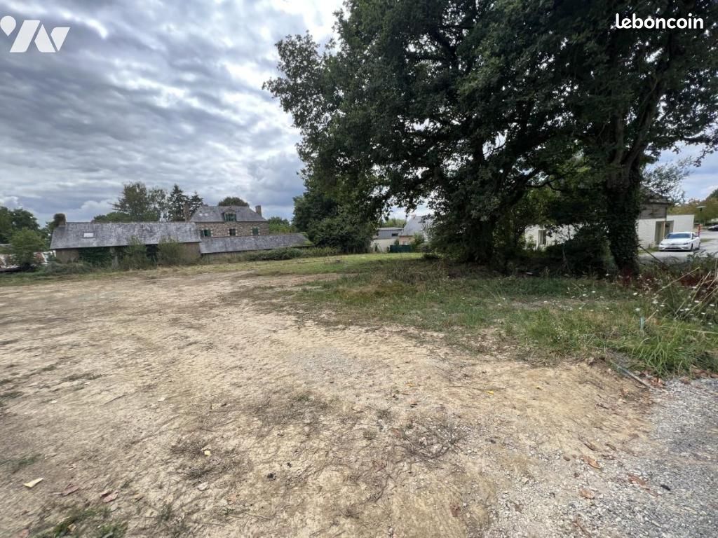 Terrain 995 m² · à Châteaugiron · 995 m² · 172 140 €