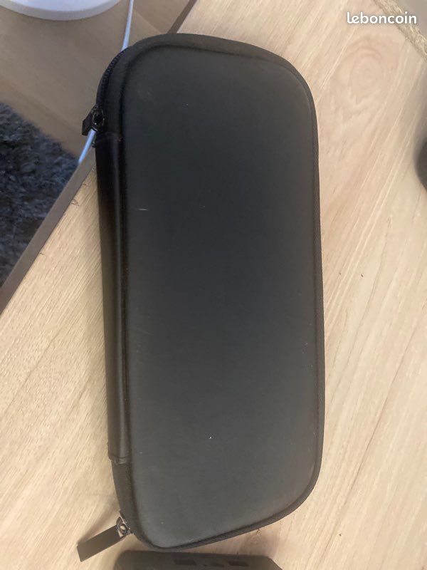 Pochette de switch transportable et avec des petite pochette de jeu (image 1)