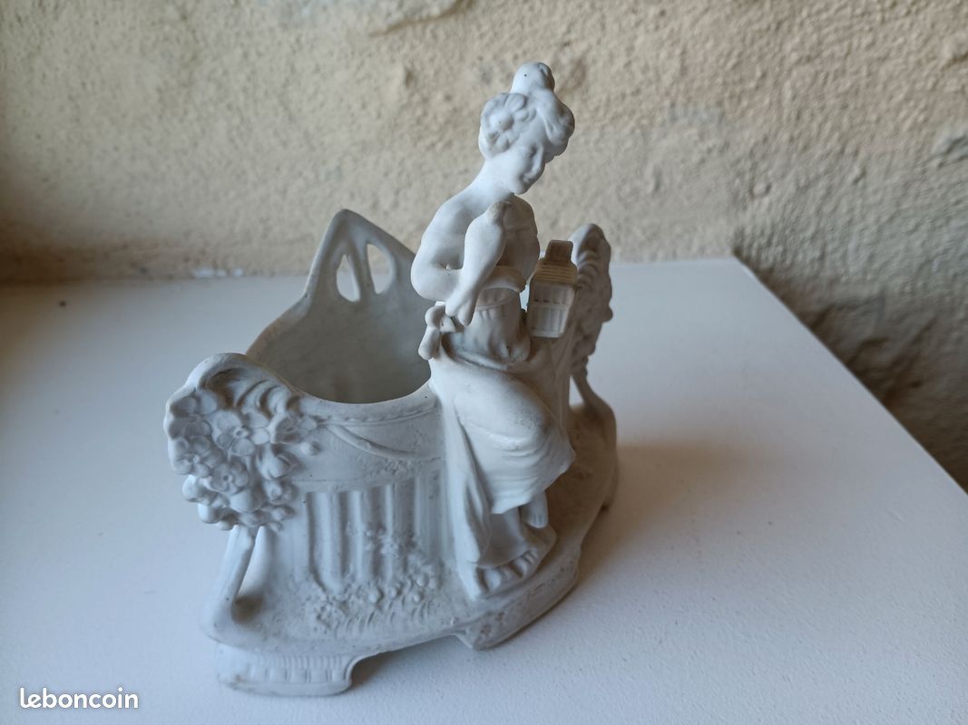 Bouquetière/ sculpture pot en biscuit (image 7)