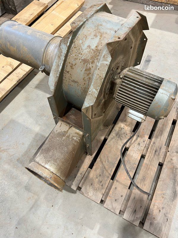 Moteur triphasée idéal pour soufflerie, sortie et entrée de 250 mm (image 1)