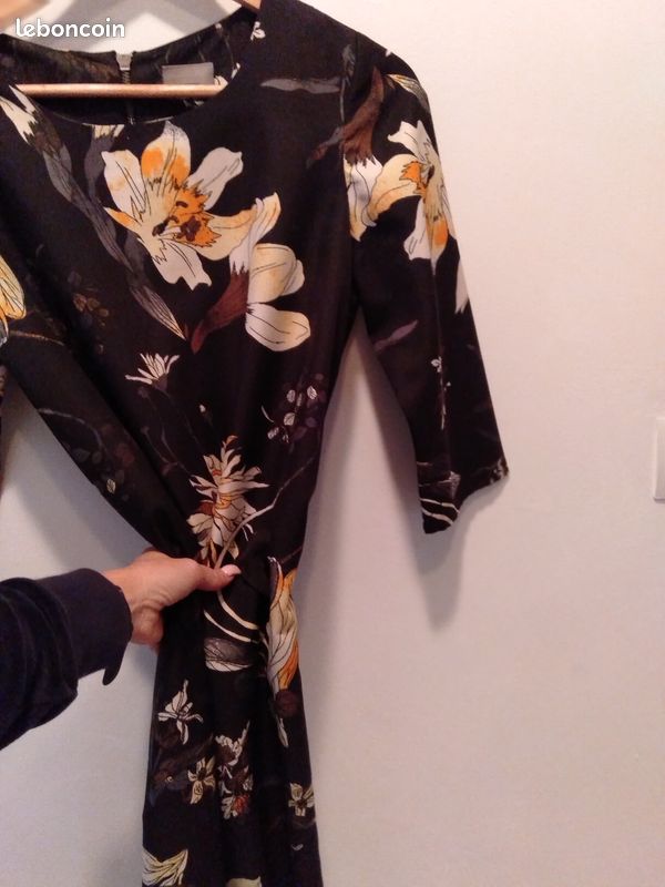 Robe (image 2)