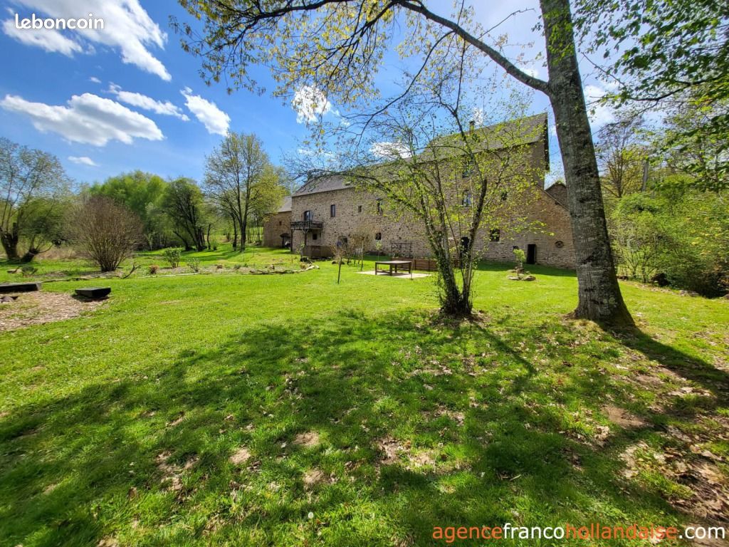 Maison 10 pièces 355 m² · à Château-Chervix · 355 m² · 535 000 €