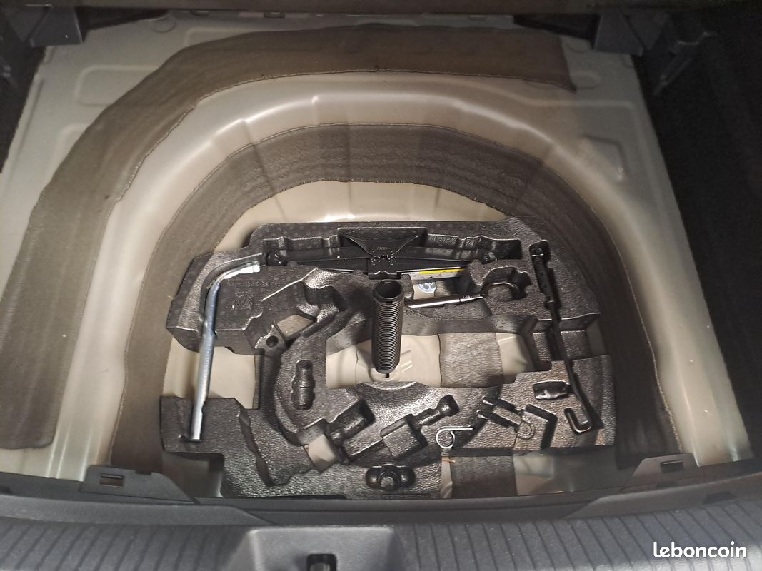 VOLKSWAGEN Taigo 1.0 TSI 110 DSG7 Style (image 14)